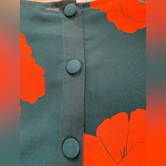 Cupcakes and Cashmere Floral Top - Picture 8 of 9